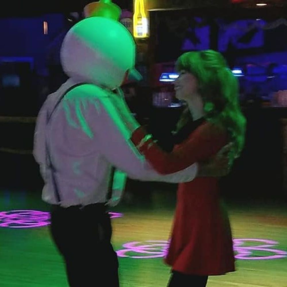 Meet your Posher, Laurie